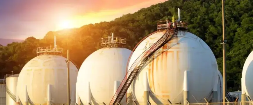 Qatar LNG Shutdown Triggers Force Majeure by Shell and TotalEnergies