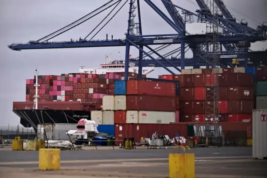 White House Weighs Waiving Shipping Rules to Lower Energy Costs