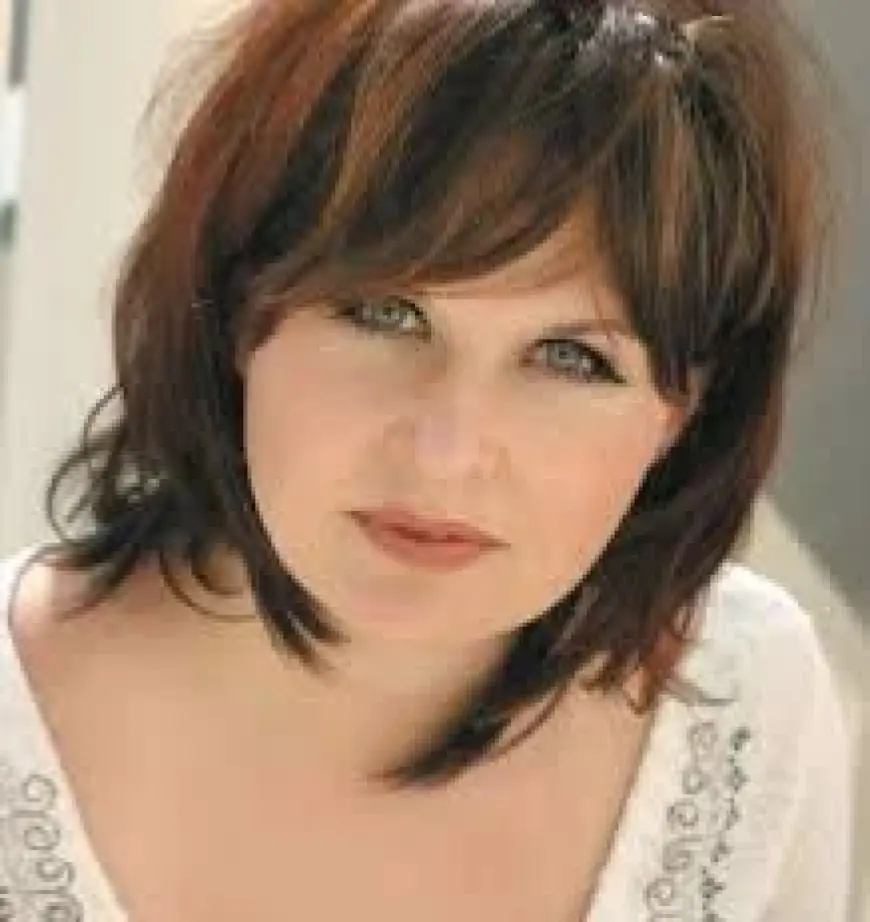 Horoscope Today signals a cautious mood as Capricorn moon meets authority friction