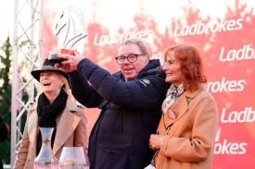 Harry Redknapp Horse Jukebox Man turns King George form into Gold Cup bid