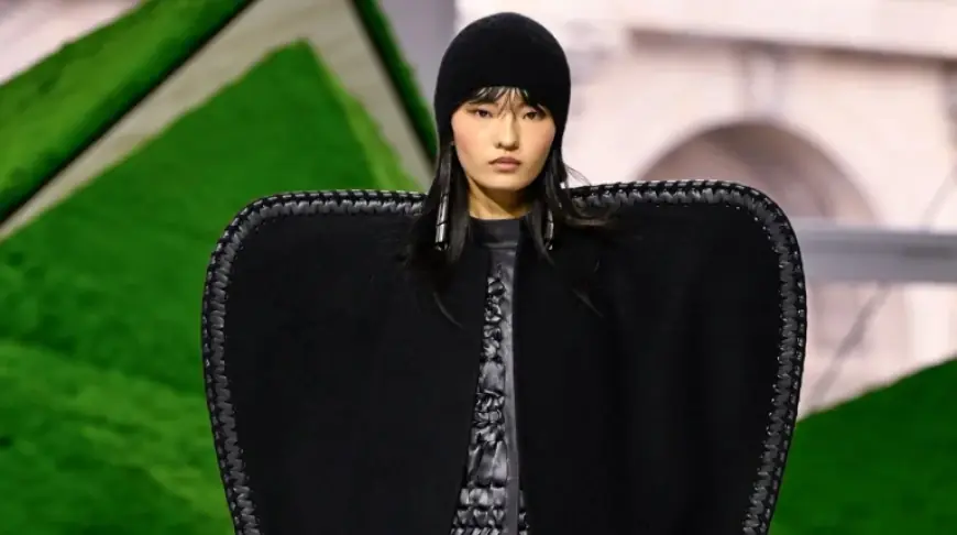 Jennifer Connelly and Louis Vuitton Fall 2026 point to a quieter pump revival