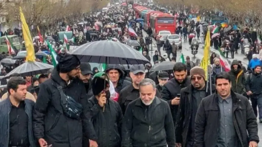 Hegseth Says Iranian Military ‘Destroyed’ as Pentagon Briefing Highlights Strait of Hormuz Attacks