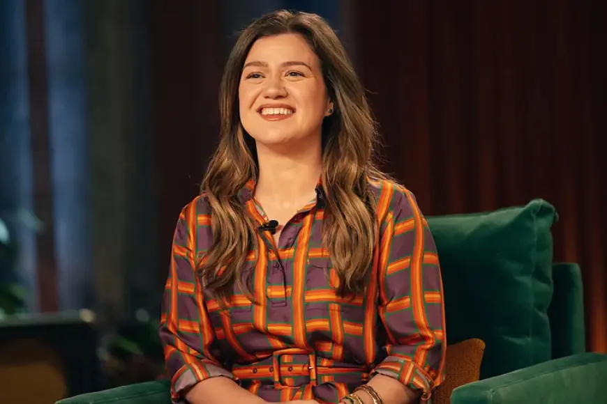 Kelly Clarkson’s American Idol Moment Gets a New Twist: A Flirty Pitch and an Old Prize Question