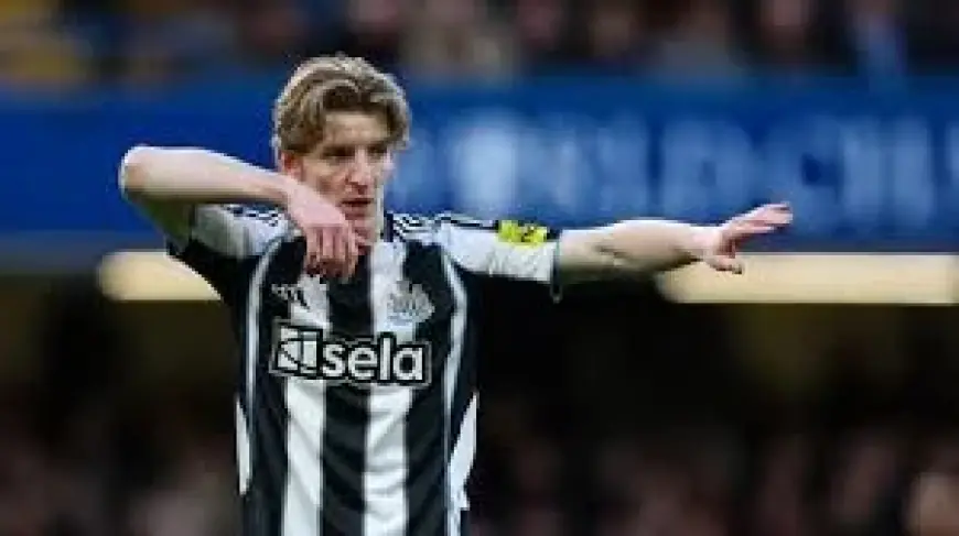 Roy Keane Criticism In Newcastle Sparks Howe Defence After Gordon Illness