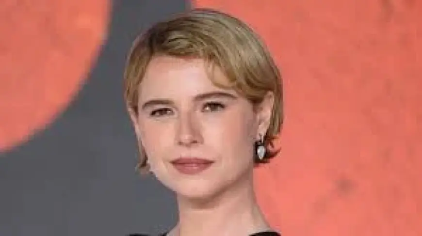 Jessie Buckley Oscars Arrival at Dolby Theatre Sparks Hopes of Historic Best Actress Win