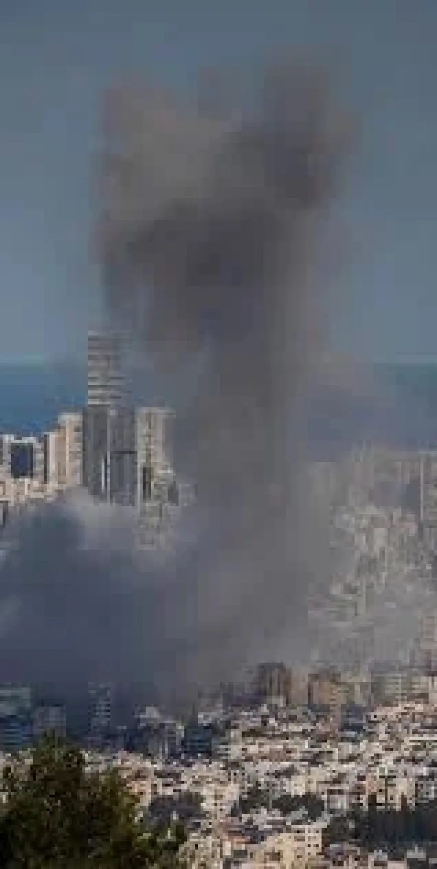 Israeli Strikes in Liban Kill Family and Medical Staff as Dahiya Doctrine Looms