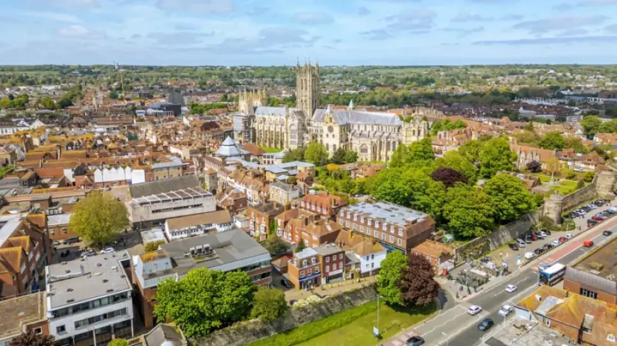 Meningitis Outbreak in Kent Leaves Two Dead; Health Officials Arrange Antibiotics for University Students