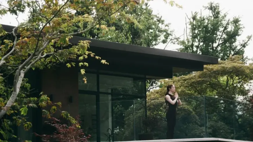 In Bugonia, There’s More to the Film’s Designer Furniture Than Meets the Eye — Bugonia Movie