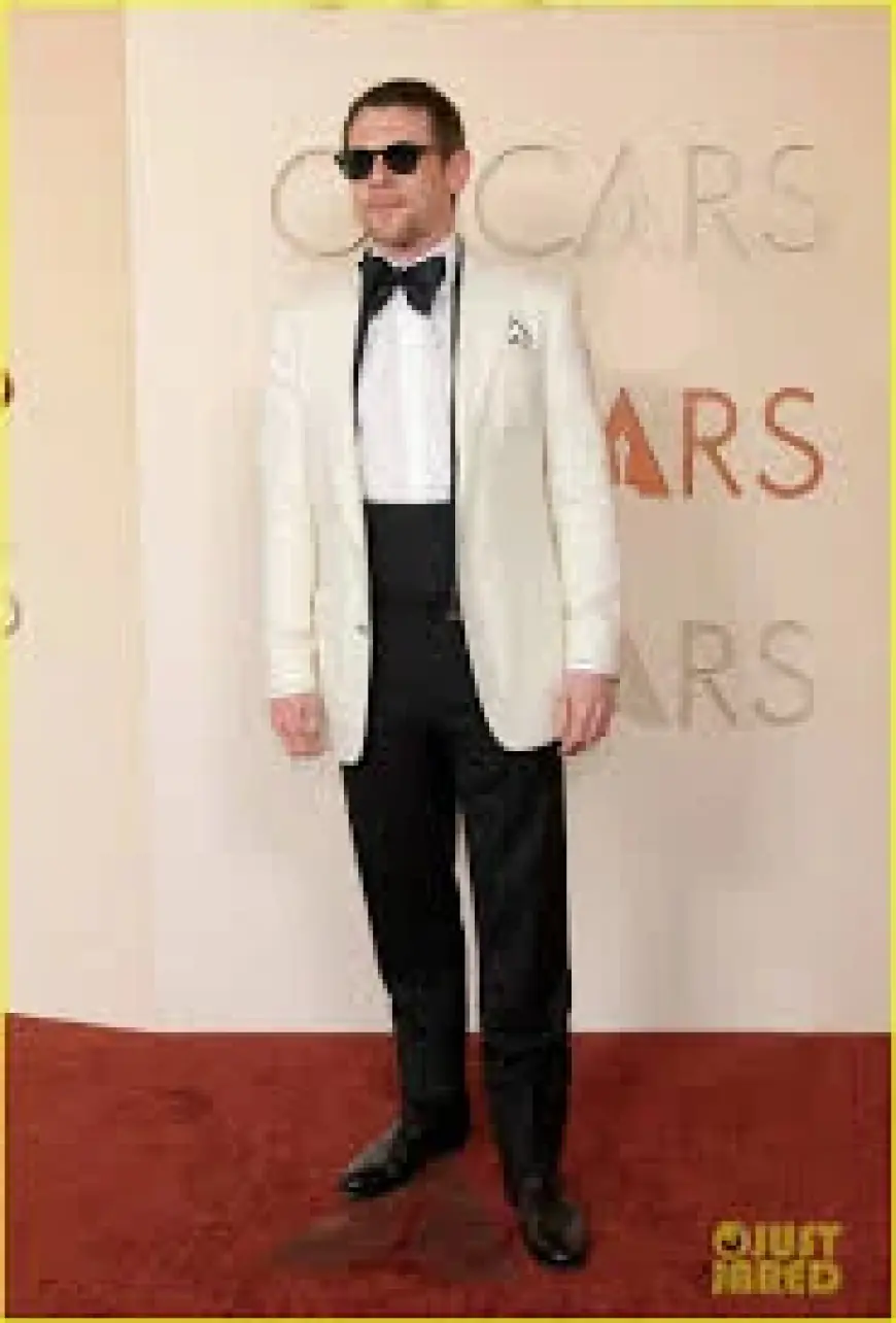 Jack O’connell Shocks Oscars Red Carpet in Blood-Stained Vampire Fangs