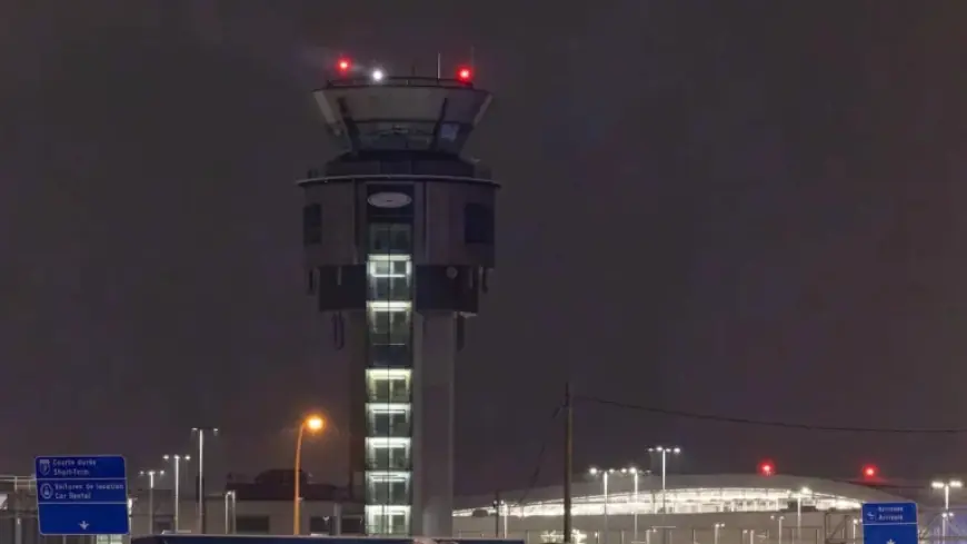 Aeroport Quebec Evacuated After Threat Call Sparks Large Police Security Operation