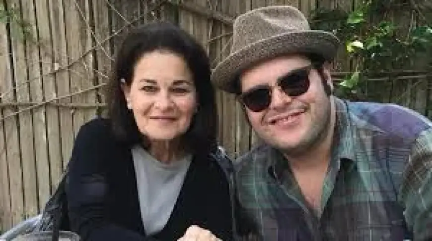 Josh Gad Says His Mother Is Facing a ‘Serious Medical Emergency’ as He Pulls Out of Disneyland Frozen Event