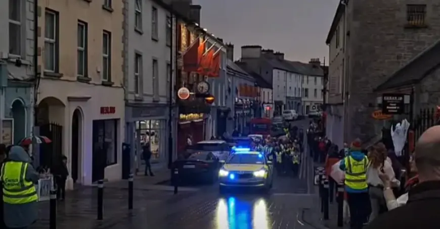 Parade St Patrick: Leitrim’s Kinlough Sets Midnight First As Carrick-on-Shannon Honors Volunteers