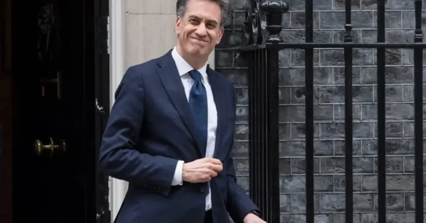 Nigel Cut My Bills: Reform UK Pledge in UK Sparks Heat Pump Subsidy Row