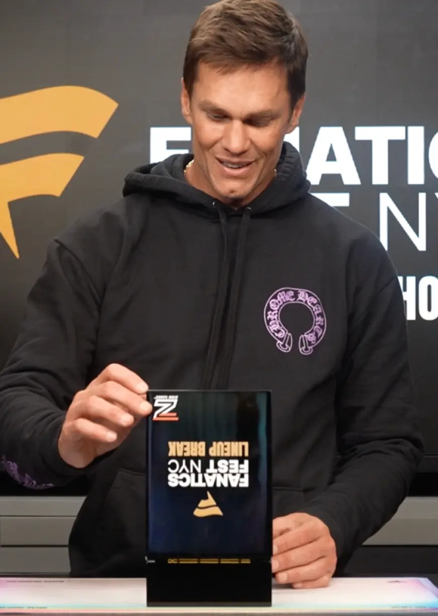 Tom Brady Trash-Talks and Trades Cards at Fanatics Fest Unveiling