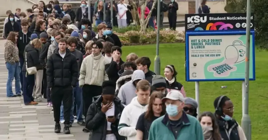 Meningitis Outbreak in England Alarms University Students: Key Facts