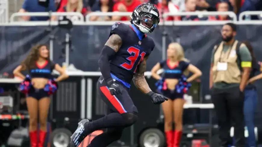 Damone Clark Inks 1-Year Contract with Detroit Lions