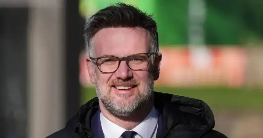 Bargain Hunt Host Strikes Gold Uncovering Hidden Treasure in Old Carpet