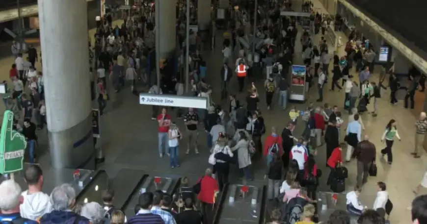 London Rush Hour Chaos: Key Tube Stations Face Major Service Disruption