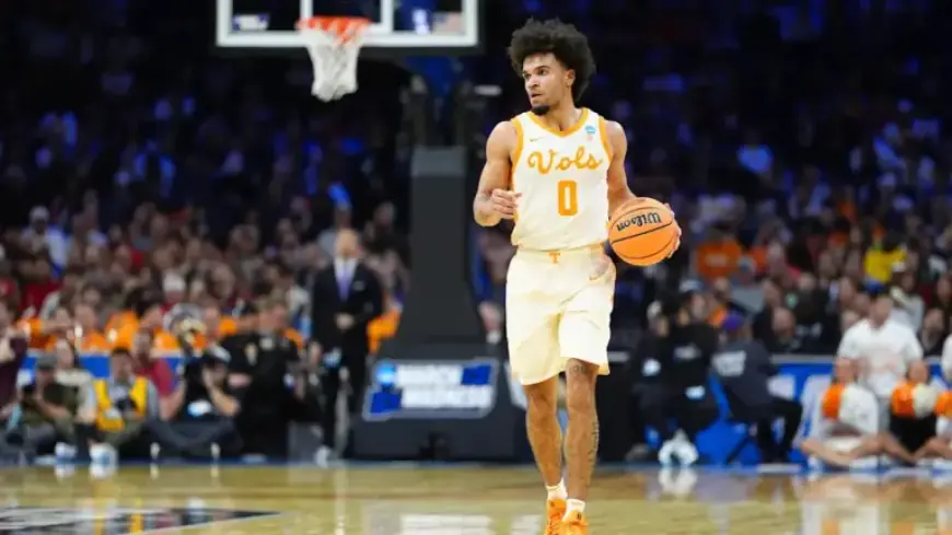 Tennessee’s Ja’Kobi Gillespie Shines in First Half Against Miami Redhawks