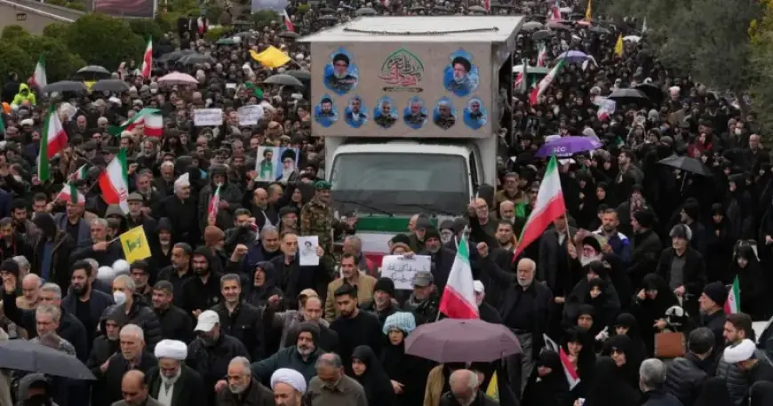 Trump Signals War De-escalation Amid US Troop Surge and Iranian Tourism Threats