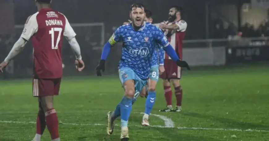 Brackley Challenges for Whing Leadership; Elphick Alerts City on Complacency