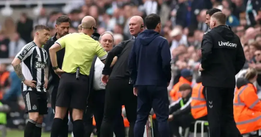 Referee Stops Newcastle vs Sunderland After Player Faces Crowd Abuse