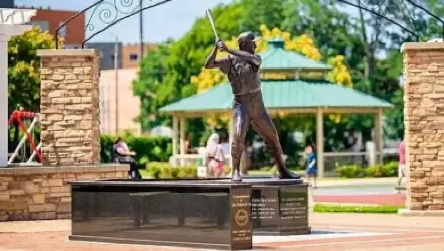 Pete Alonso Follows Path of NY Mets Legend Darryl Strawberry