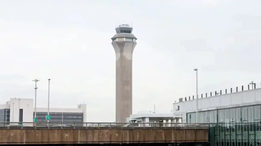 Near Collision: Alaska Airlines and FedEx Plane at Newark Airport