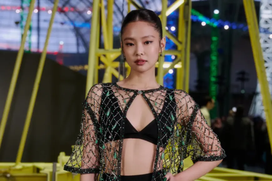 Jennie Premieres ‘Dracula’ Live at Her First Solo Show in China
