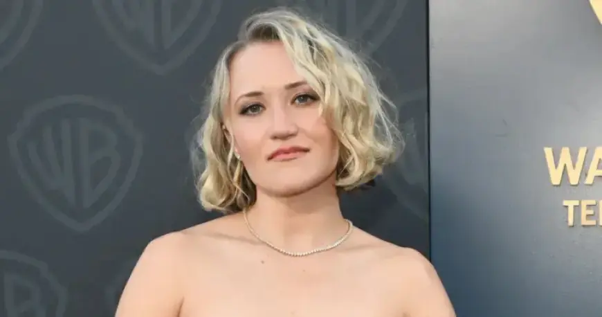 Emily Osment Skips Hannah Montana Premiere