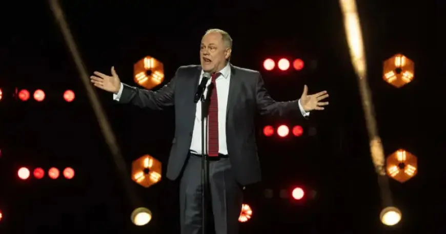 Comedians Delight Crowds, Support Teenage Cancer Trust Fundraiser