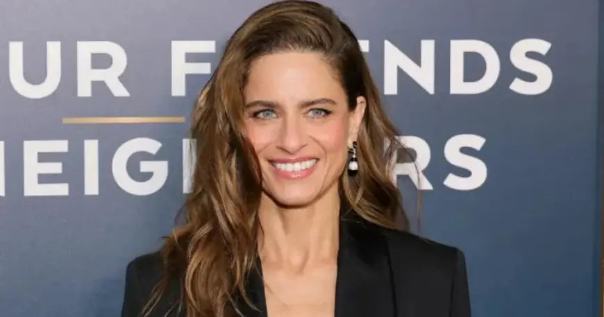 Amanda Peet Shares Breast Cancer Diagnosis While Parents Were in Hospice Care