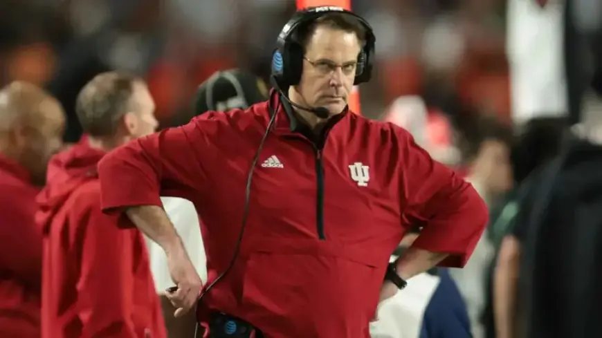 Indiana Coach Curt Cignetti Criticizes Player’s Gold Cleats Midseason