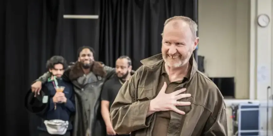 Mark Gatiss Joins Rehearsals for ‘The Resistible Rise of Arturo Ui’: Photos