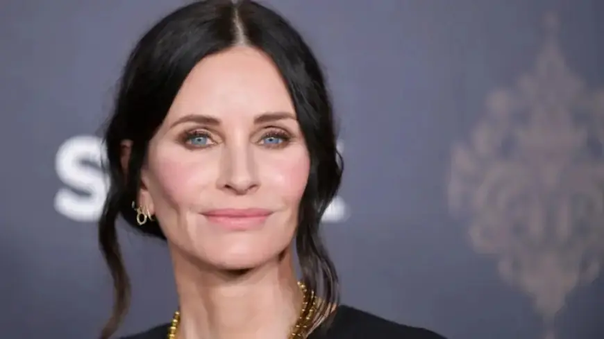 Courteney Cox Rocks Smart Casual with 3 Spring Wardrobe Essentials