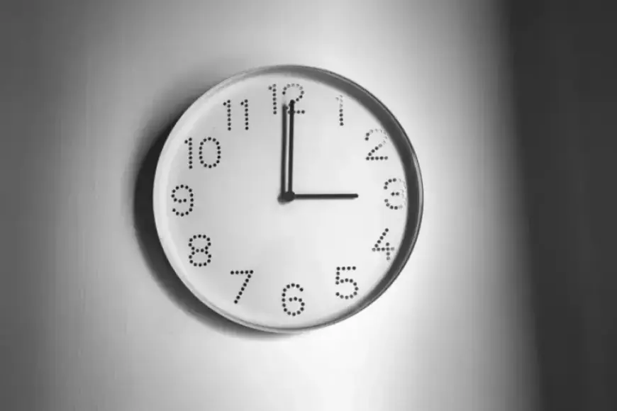 Sleep Expert Warns: Daylight Saving Time Boosts Stroke and Heart Attack Risk