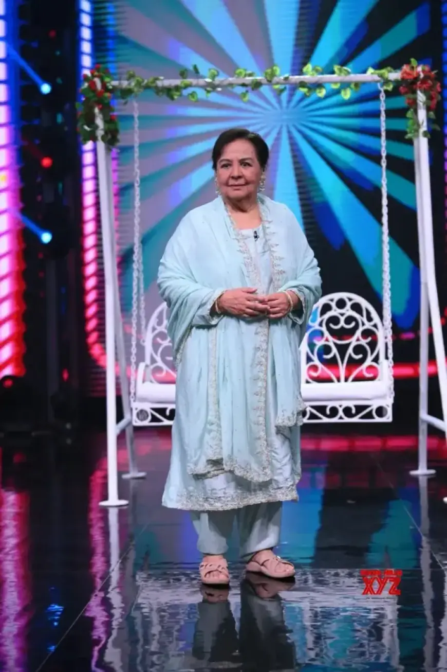 Farida Jalal Tearfully Remembers Late Lata Mangeshkar: Deeply Loved Her