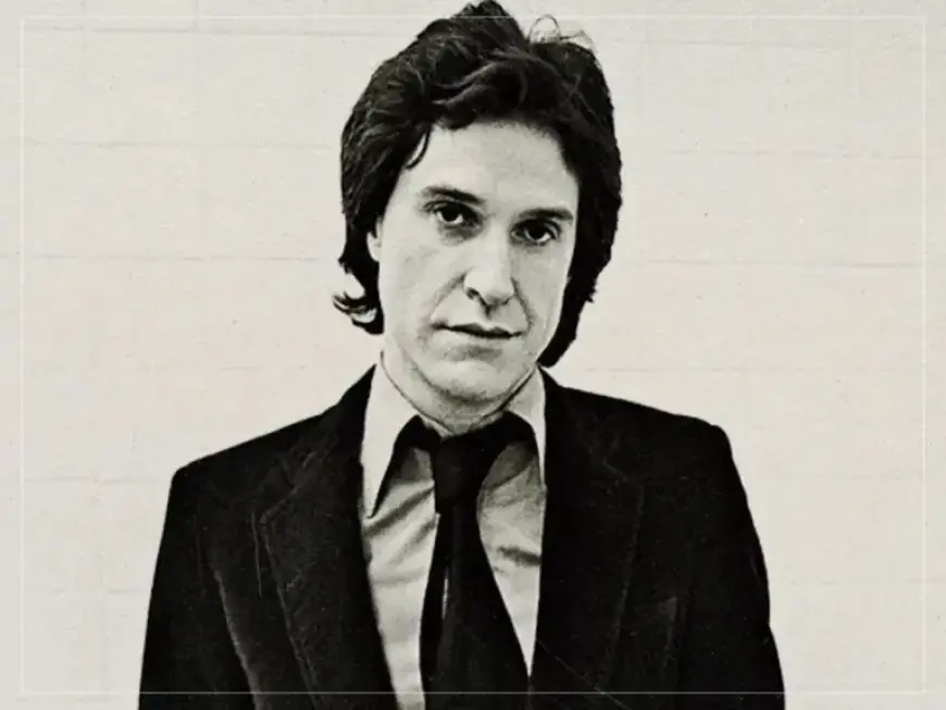 Ray Davies Praises America for Having “A Beautiful Guy”