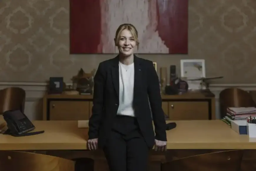 “Discover Who Leads as Mayor of Dijon”