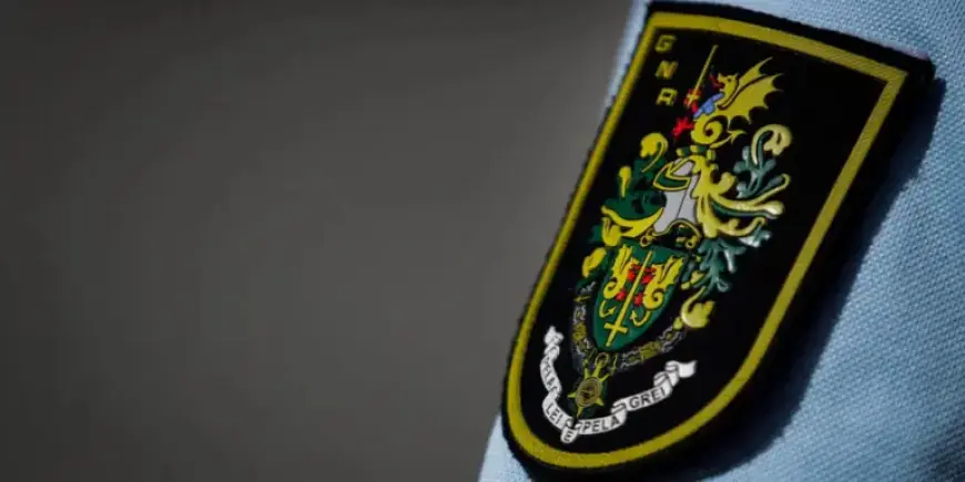 Four Arrested for Knife-Point Robbery in Sintra