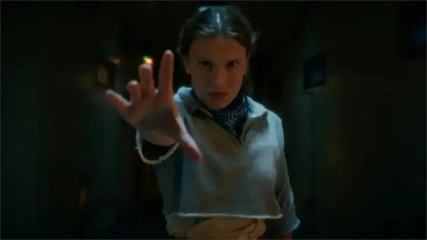 Millie Bobby Brown Persuaded to Wear Goonies-Inspired Outfit in Stranger Things