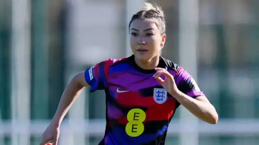 Leah Williamson and Beth Mead Join England Squad for World Cup Qualifiers