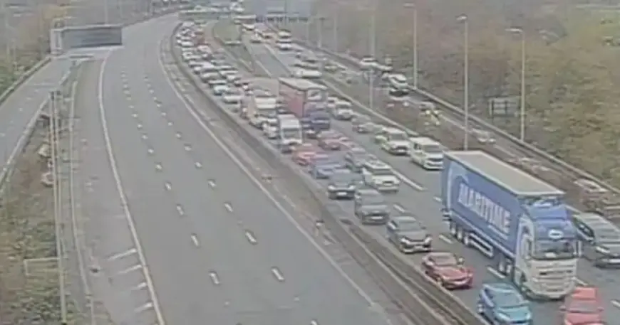 Police Incident Closes M60, Causing Trafford Centre Traffic Chaos