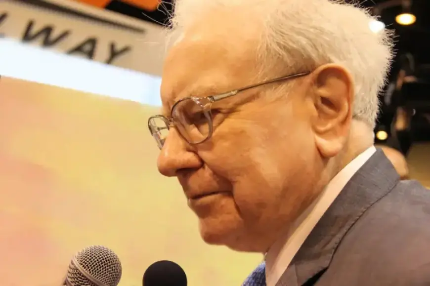 Warren Buffett’s Latest Strategy Suggests Future Stock Market Trends