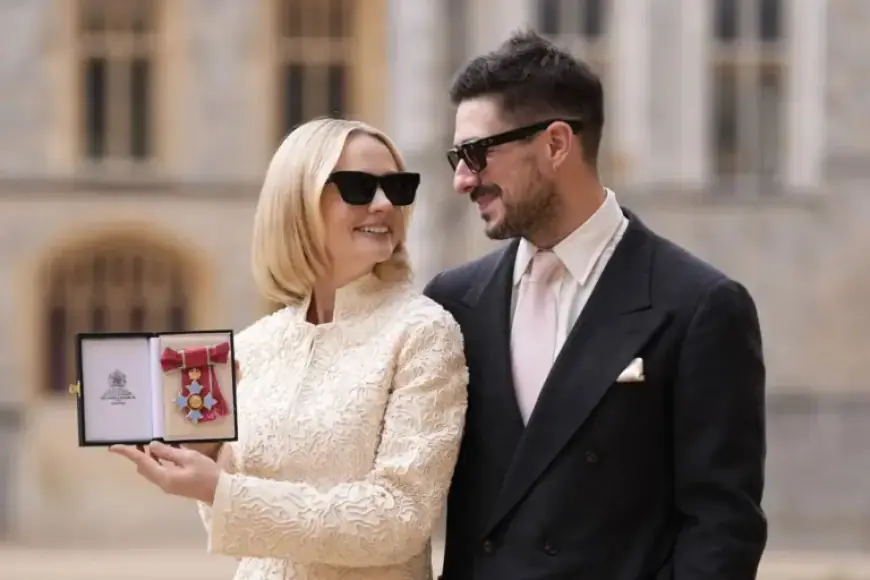 Carey Mulligan on New Bond: ‘Big Shoes to Fill’ as She Receives CBE