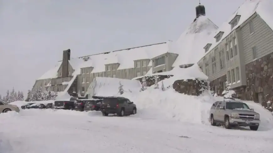 Pacific Northwest Braces for Potent Storm: Rain, Wind, and Cascade Snow Wednesday