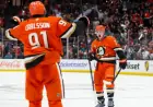 Carlson’s Hat Trick Leads Ducks to Victory Over Sharks, Ending 6-Game Skid