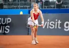 Polish Tennis Star Dominates in Decisive Victory