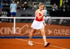 Polish Player Dominates Rival, Advances to Title Match