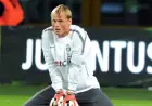 Juventus Honors Manninger with Armbands and Silence Against Bologna